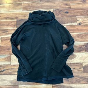 Caslon xs black sweatshirt from Nordstrom.  Cozy.  Did slits and thumb holes.